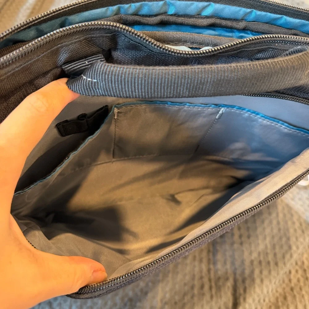 Case Logic Laptop Messenger Bag